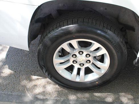 Used 2020 Chevrolet Suburban LT RWD image 61