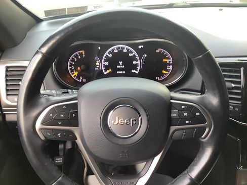 Used 2020 Jeep Grand Cherokee Limited image 13