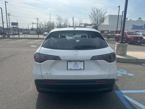 Certified 2024 Honda HR-V LX image 7