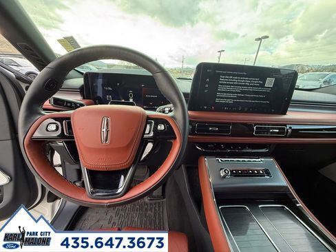 Used 2025 Lincoln Aviator Reserve w/ Equipment Group 201A image 16