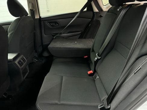 Used 2024 Nissan Rogue S image 24