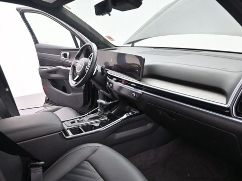 Certified 2025 Kia Sorento SX Prestige AWD/4WD image 25