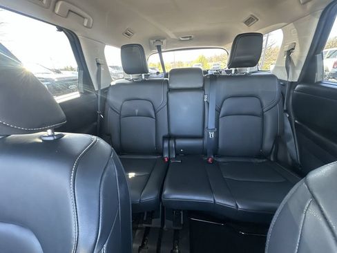 Used 2023 Nissan Pathfinder SL w/ Lighting Package (N92) AWD/4WD image 28