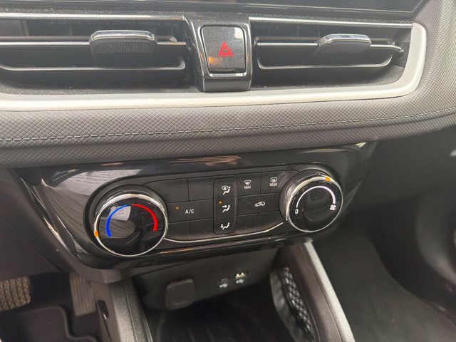Used 2025 Chevrolet TrailBlazer LT FWD image 25