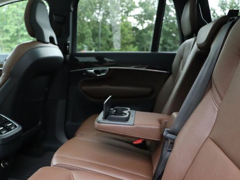 Used 2019 Volvo XC90 T6 Momentum AWD/4WD image 34