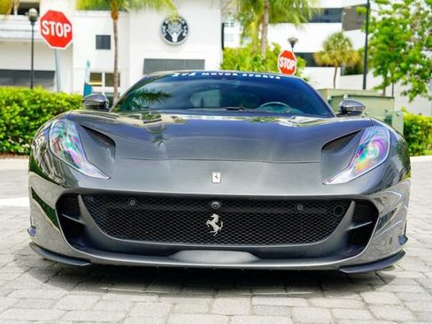 Used 2020 Ferrari 812 Superfast RWD image 7