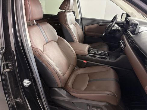 Used 2025 Honda Pilot Elite image 44