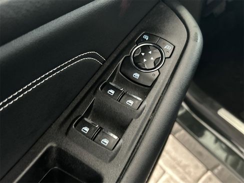 Used 2024 Ford Edge Titanium image 11