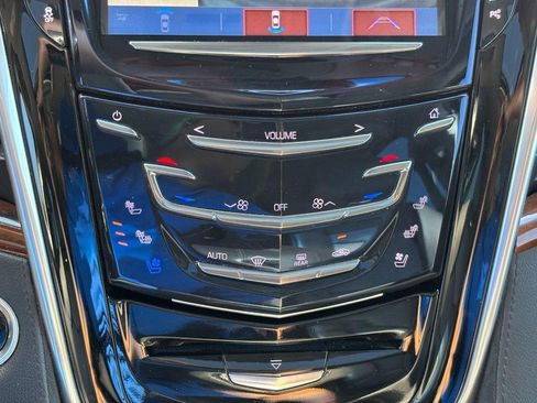 Used 2019 Cadillac Escalade Luxury AWD/4WD image 24
