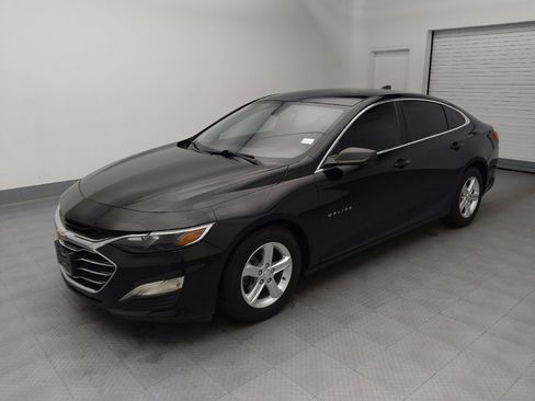 Used 2021 Chevrolet Malibu LS w/ LPO, Convenience Package 2 FWD image 2