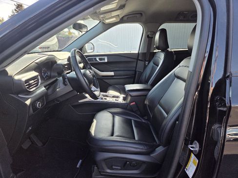 Certified 2023 Ford Explorer XLT w/ Equipment Group 202A image 2