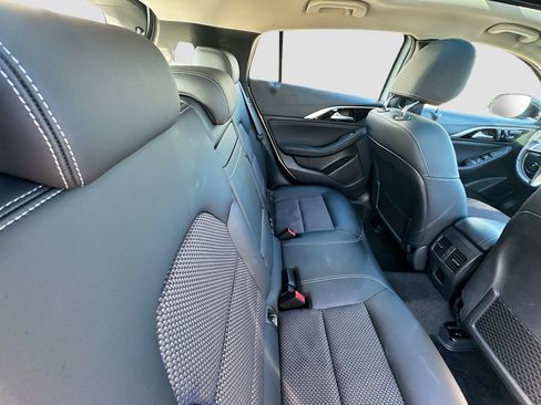 Used 2019 INFINITI QX30 image 27