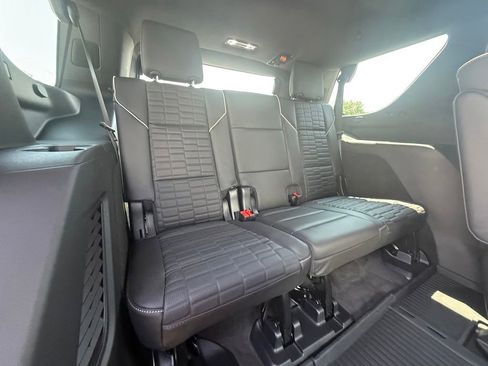 Used 2024 Cadillac Escalade Sport Platinum w/ LPO, Floor Liner Package AWD/4WD image 35