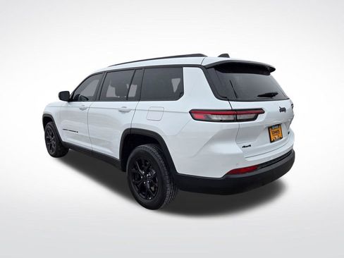 Used 2024 Jeep Grand Cherokee L Altitude AWD/4WD image 8