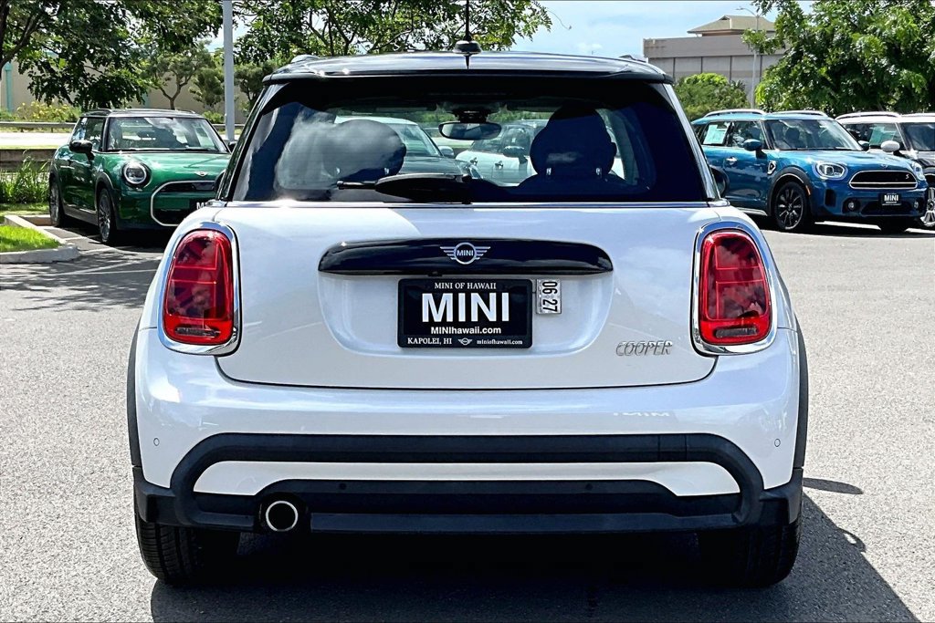 Used 2024 MINI Cooper 2-Door Hardtop FWD image 4