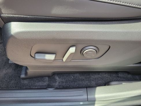New 2026 Kia Carnival EX FWD image 24