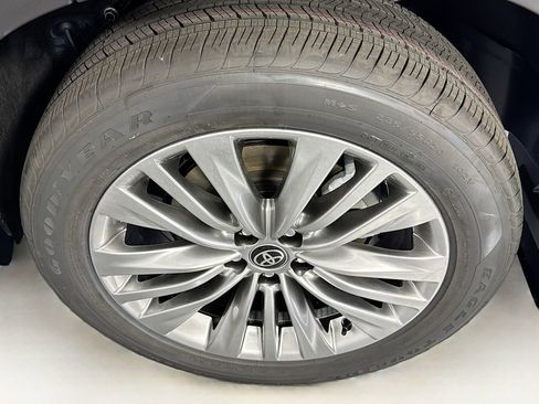 New 2026 Toyota Highlander Platinum image 32