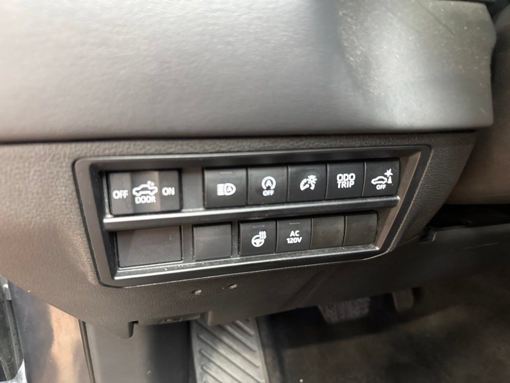 Used 2022 Toyota Tundra Platinum AWD/4WD image 22