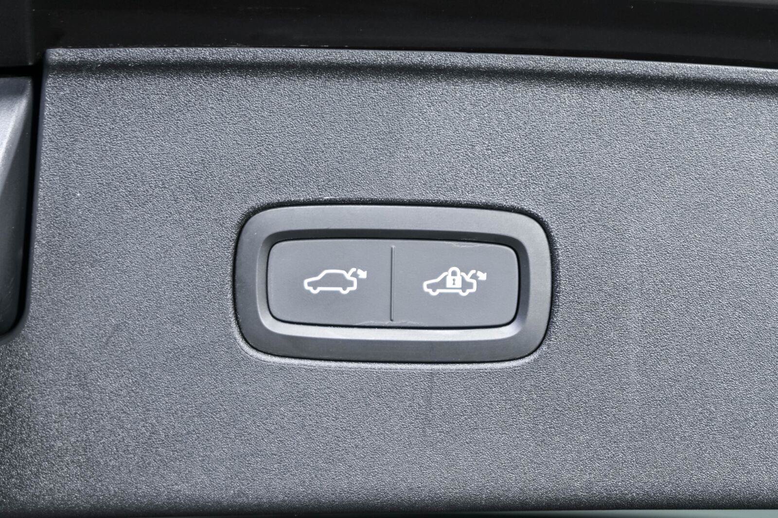Certified 2025 Volvo EX90 Ultra AWD/4WD image 32