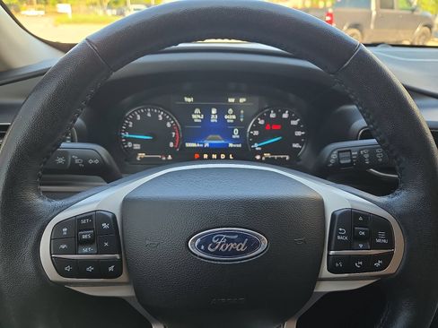 Used 2024 Ford Explorer Limited RWD image 24