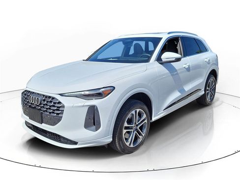 New 2025 Audi Q5 Premium Plus image 2