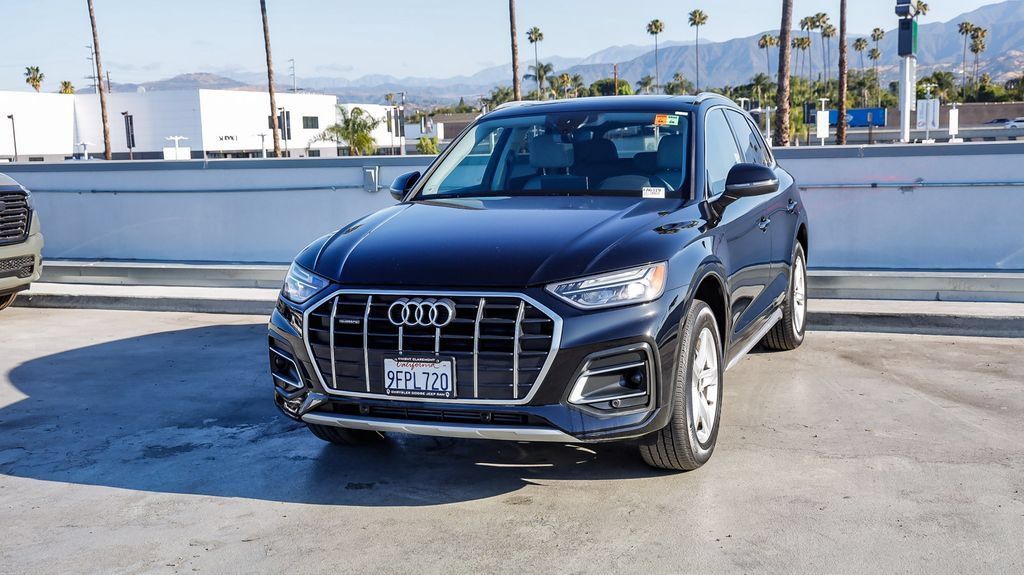 Used 2023 Audi Q5 2.0T Premium w/ Convenience Package AWD/4WD image 4