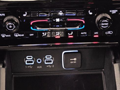 New 2025 Jeep Grand Cherokee L Laredo w/ Luxury Tech Group I AWD/4WD image 23