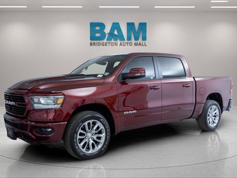 Used 2024 RAM 1500 Laramie AWD/4WD image 3