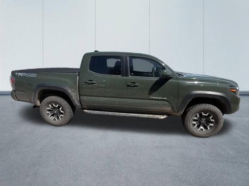 Used 2021 Toyota Tacoma TRD Off-Road w/ TRD Premium Off Road Package AWD/4WD image 2
