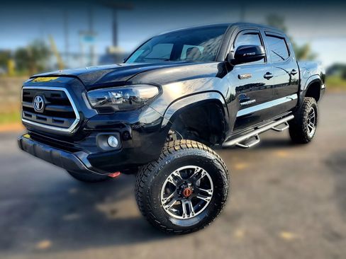 Used 2016 Toyota Tacoma SR5 w/ Towing Package RWD image 4