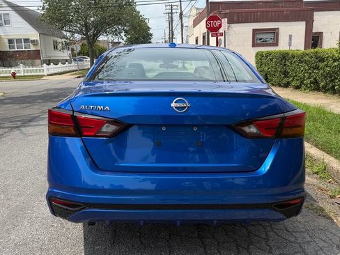 Used 2025 Nissan Altima 2.5 SV FWD image 6