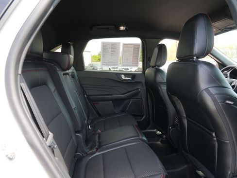 Used 2024 Ford Escape ST-Line w/ Tech Pack #1 FWD image 30