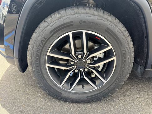 Used 2019 Jeep Grand Cherokee Trailhawk AWD/4WD image 6