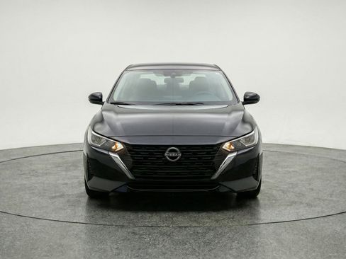 Used 2025 Nissan Sentra SV FWD image 2