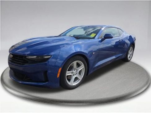 Used 2023 Chevrolet Camaro LT RWD image 13