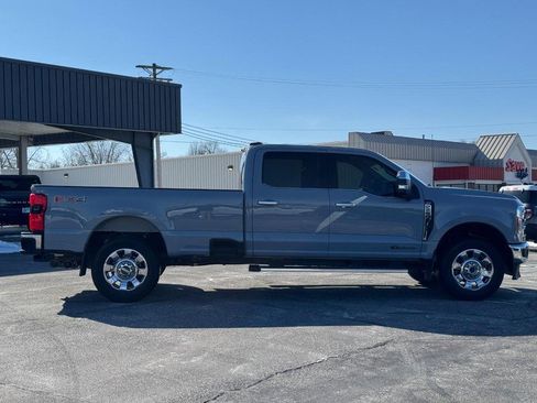 Used 2025 Ford F250 Lariat w/ Chrome Package image 2