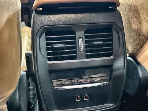 Used 2025 BMW 330i Sedan image 29