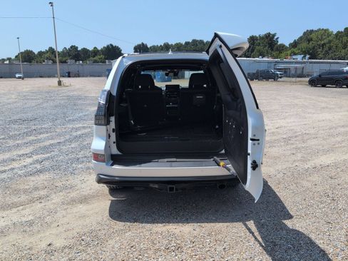 Used 2023 Lexus GX 460 Luxury w/ Sport Design Package AWD/4WD image 4