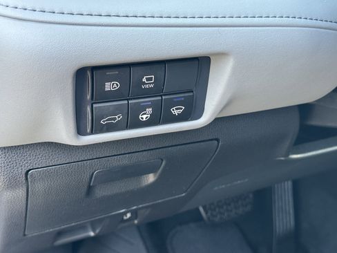 Used 2021 Toyota Highlander Platinum image 18