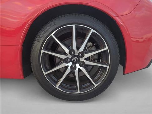 Certified 2023 Toyota GR86 image 9