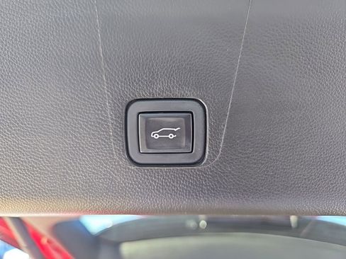 Used 2023 Chevrolet Traverse LT FWD image 52
