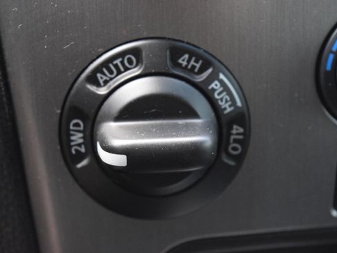 Used 2014 Nissan Armada SV image 37