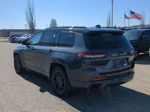 Used 2023 Jeep Grand Cherokee L Summit image 12