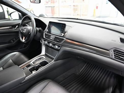 Used 2018 Honda Accord Sport image 12