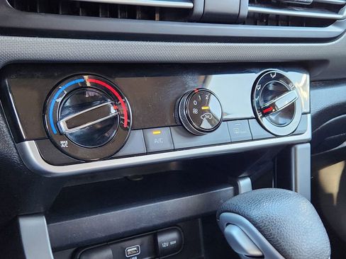 Certified 2021 Kia Seltos LX image 18