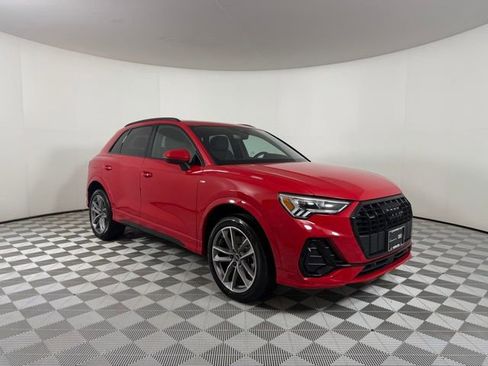 Used 2023 Audi Q3 2.0T Premium w/ Black Optic Sport Package image 1