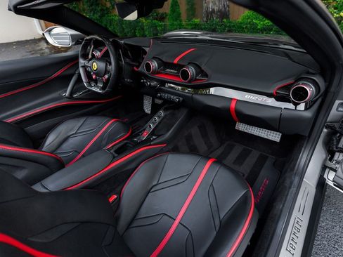 Used 2022 Ferrari 812 GTS RWD image 15