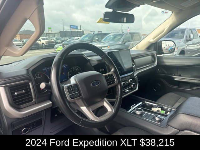 Used 2024 Ford Expedition XLT AWD/4WD image 12