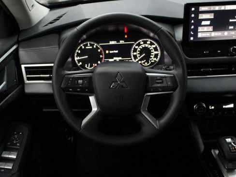 New 2026 Mitsubishi Outlander ES image 21