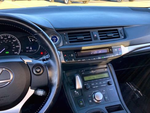 Used 2016 Lexus CT 200h image 6